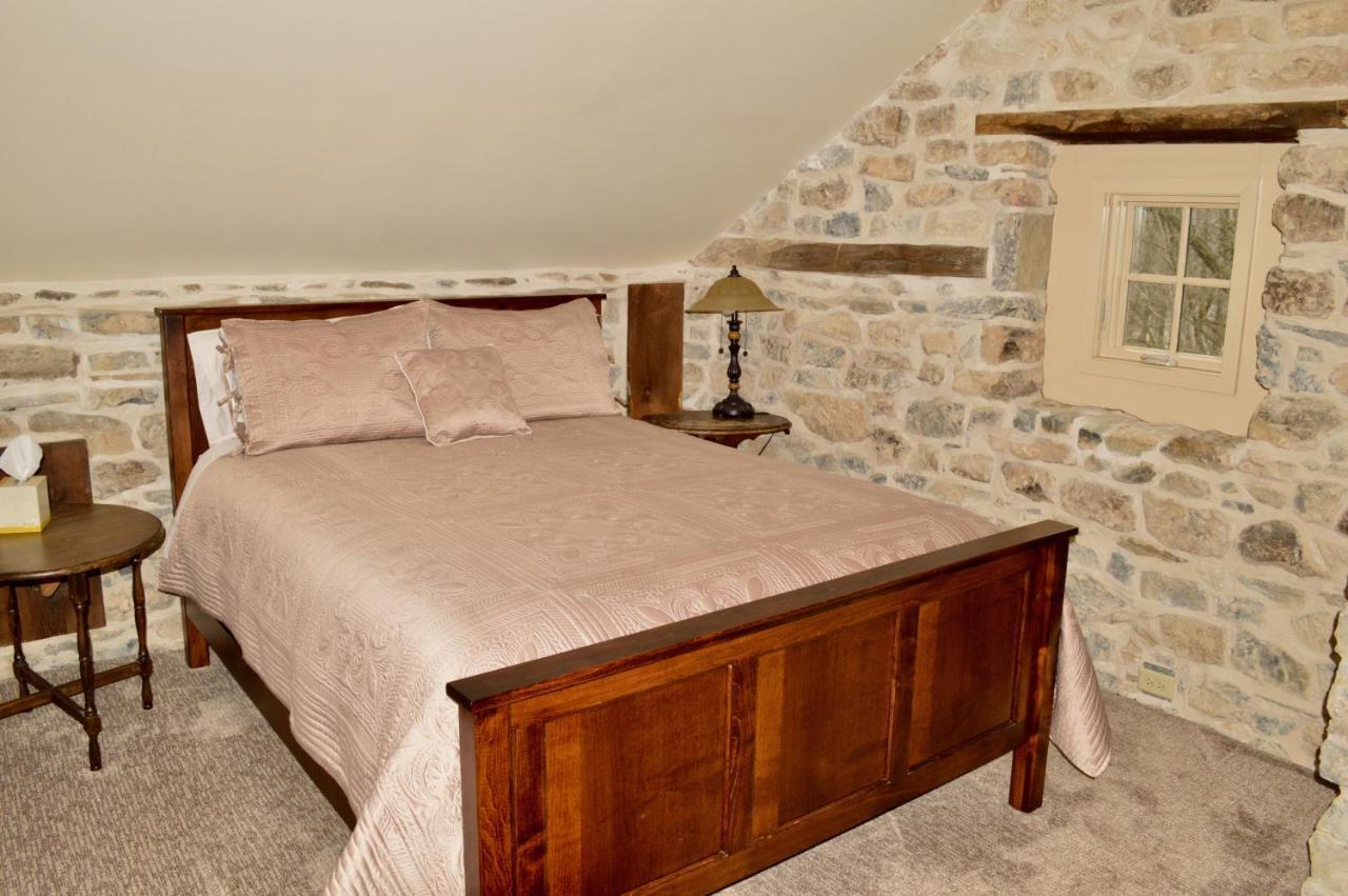 Rocky Acre Farm Bed & Breakfast Mount Joy Екстер'єр фото